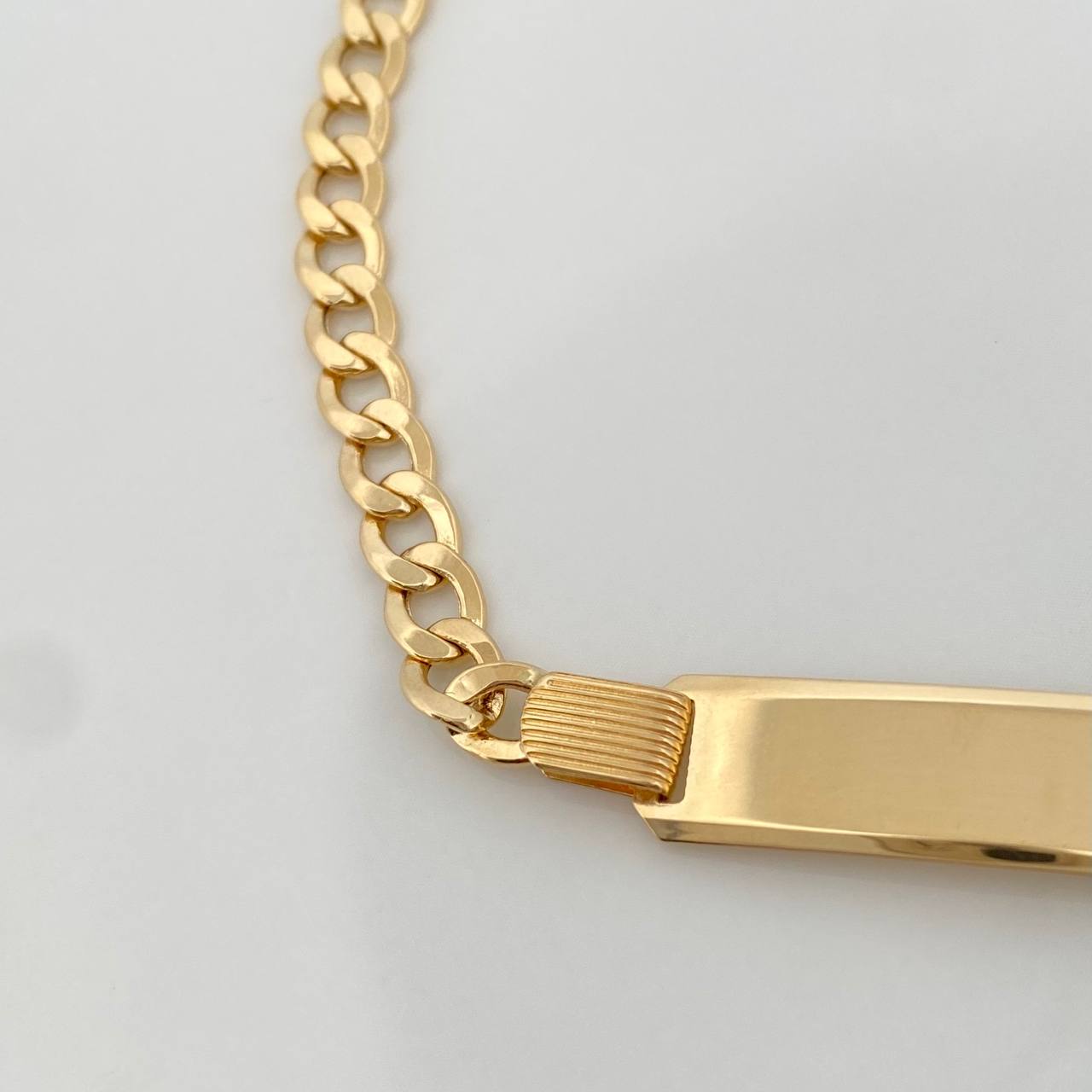 Pulso Placa Cubana 7.25gr / 19cm / 4mm Oro Amarillo +1 18K %