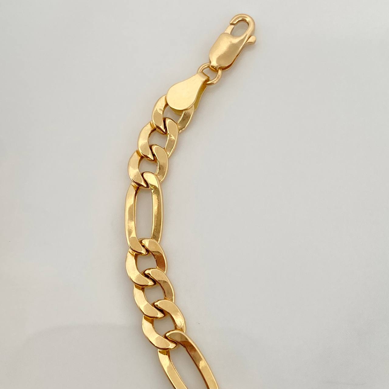 Pulso Figaro 6.1gr / 22cm / 6.3mm Oro Amarillo +1 18K %