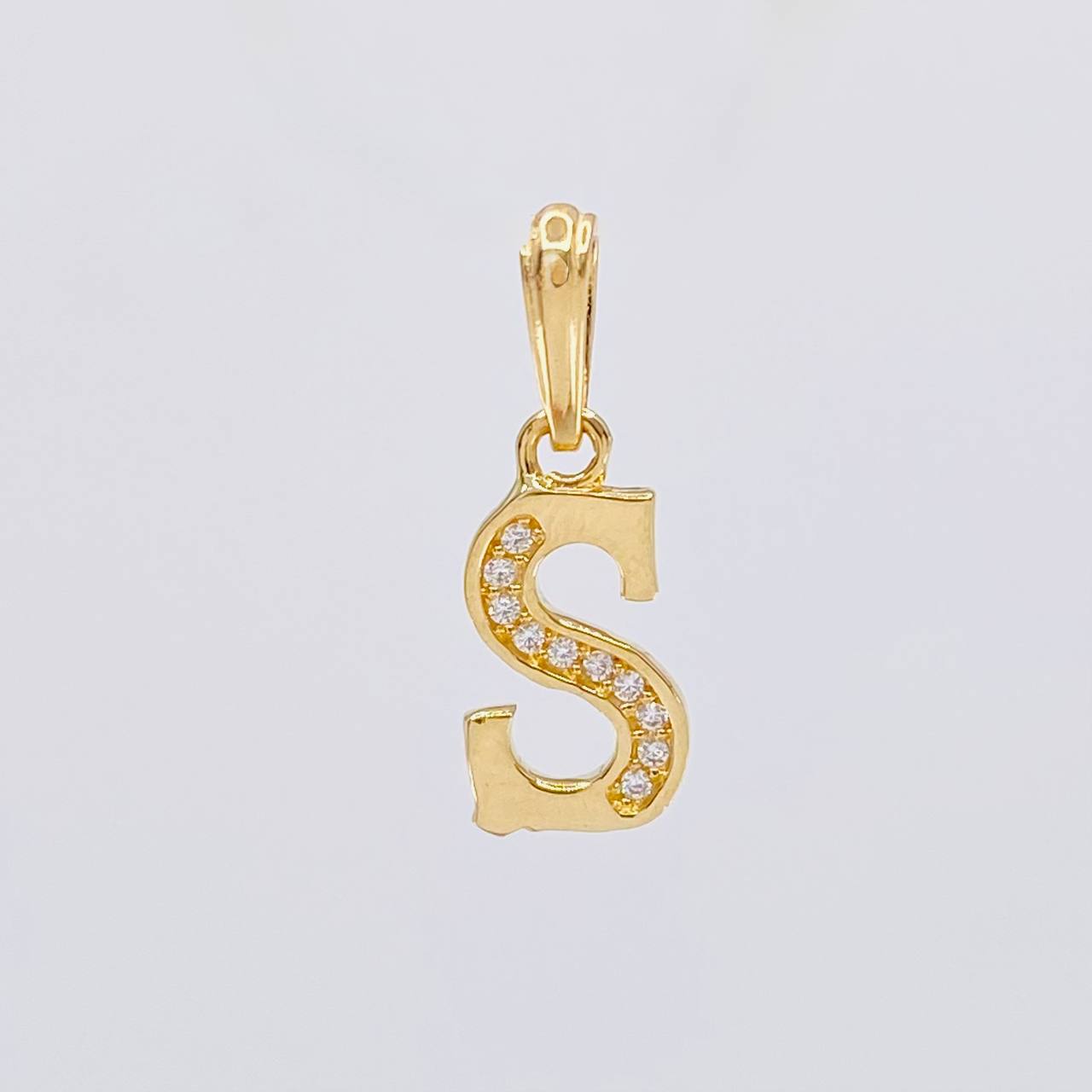 Dije Letra Cursiva S 1.05g / 2cm Oro Amarillo 18K
