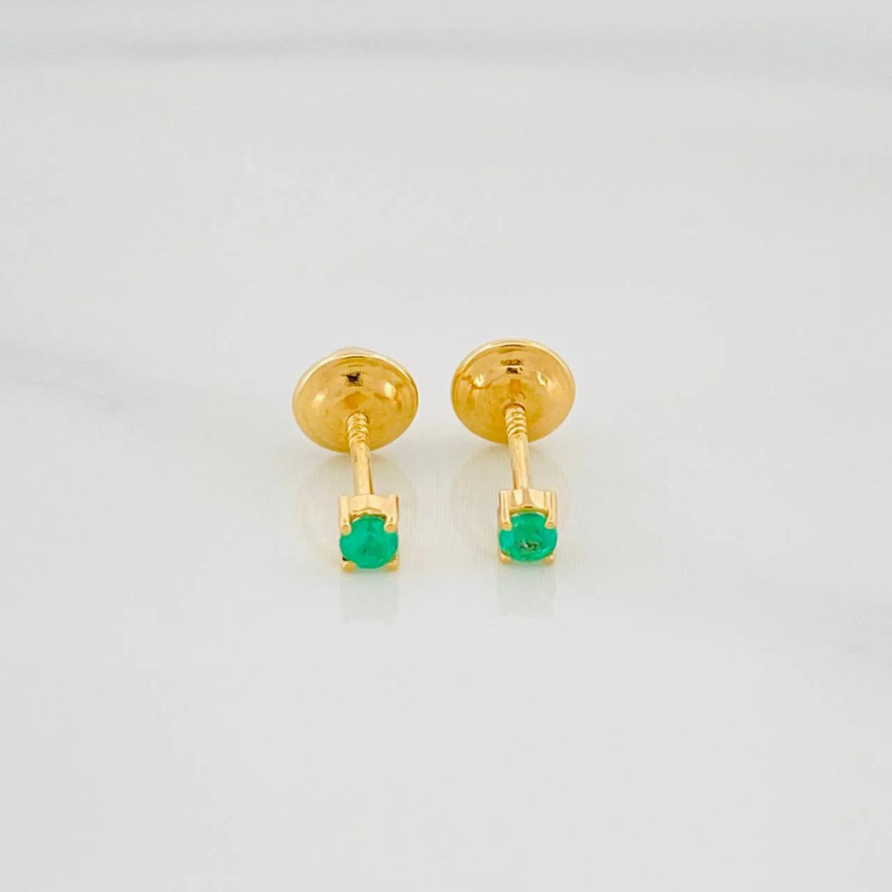 Topos Punto Esmeralda 0.7Pts 0.55 g / 1.8 mm Oro Amarillo 18K