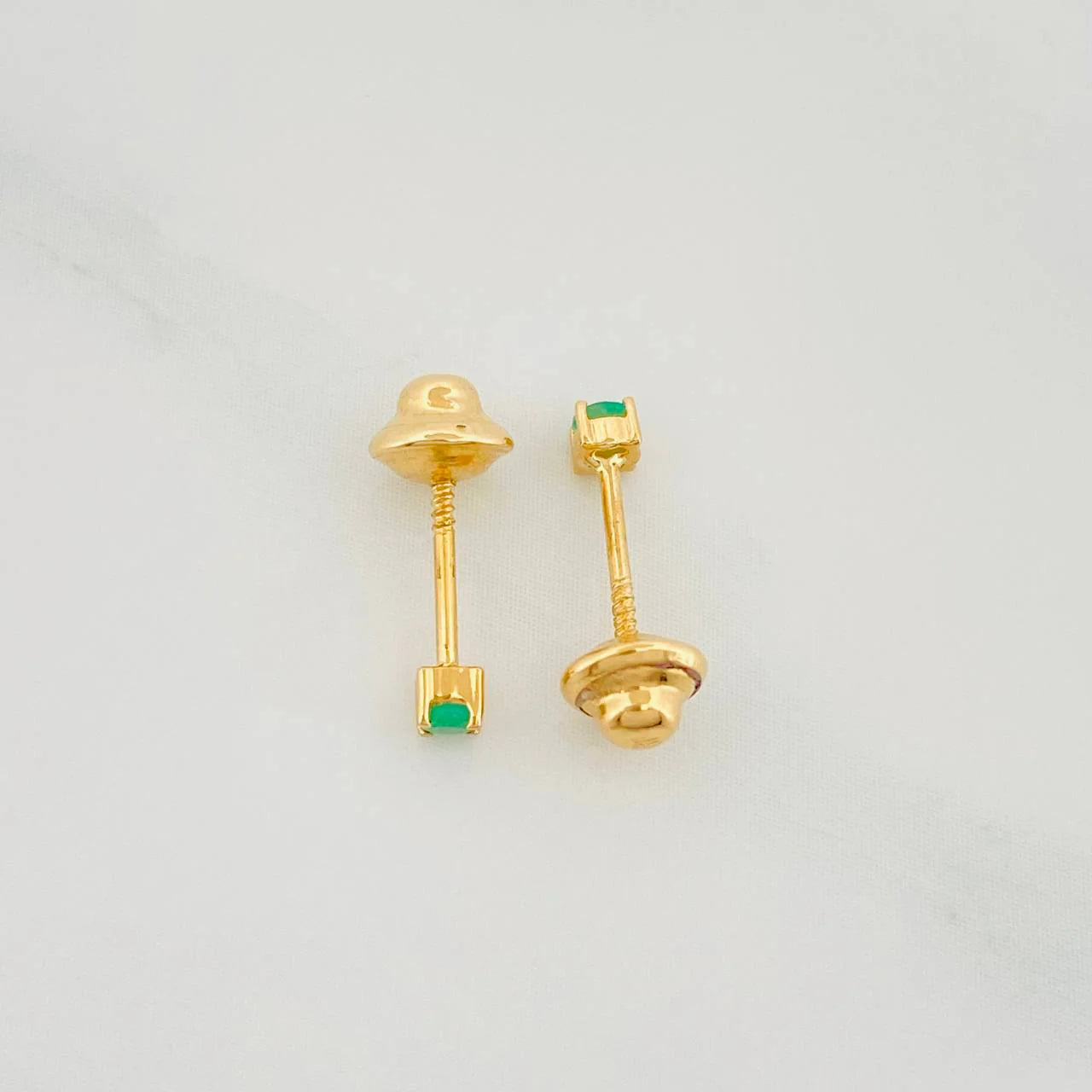 Topos Punto Esmeralda 0.7Pts 0.55 g / 1.8 mm Oro Amarillo 18K
