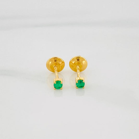 Topos Cuatro Garras Esmeraldas 09Pts 0.5 g / 2.2 mm Oro Amarillo 18K
