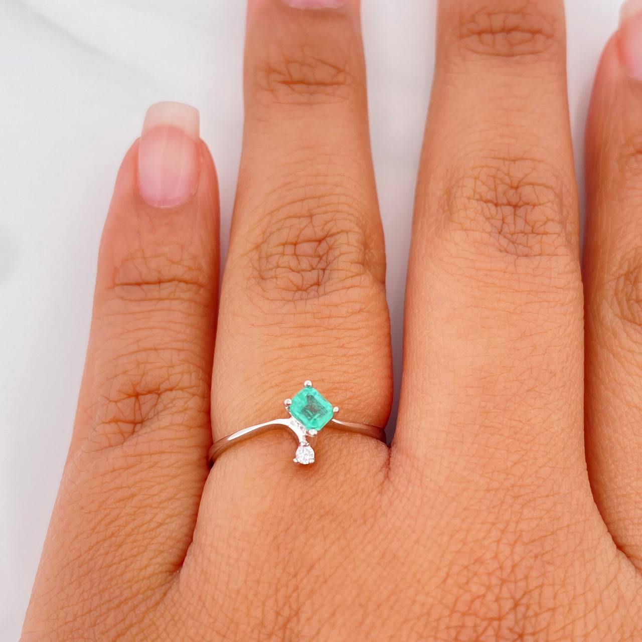 Anillo Rombo Esmeralda 15 Pts 1 g / T6 1/2 Plata 925