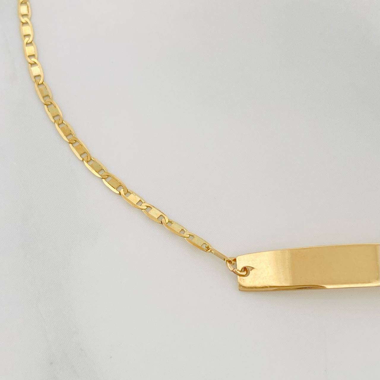 Pulso Escalera Placa Rectangular 1.95 g / 17.03 cm / 2 mm Oro Amarillo 18K