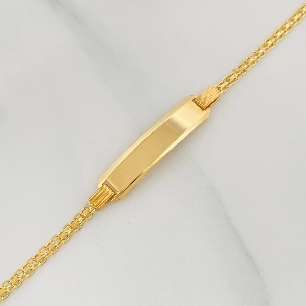 Pulso Chino Placa Rectangular 3.3 g / 17.3 cm / 2 mm Oro Amarillo 18K