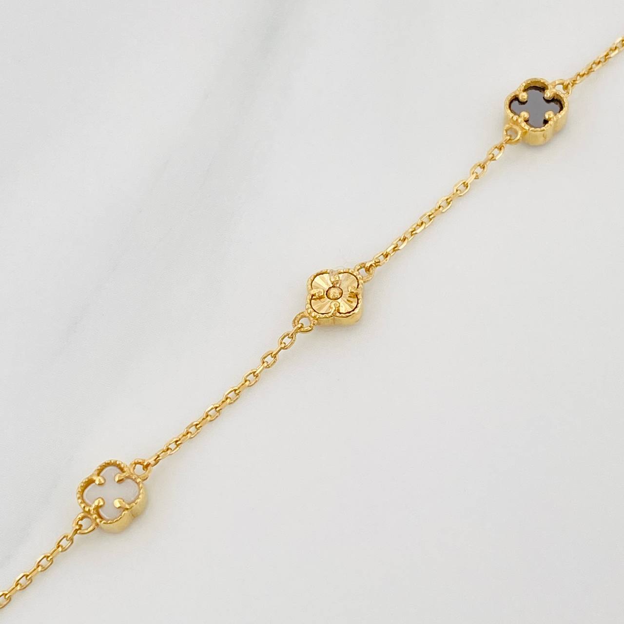 Pulso Aro Seguido Trebol 3.15 g / 21 cm / 0.6 mm Oro Amarillo 18K