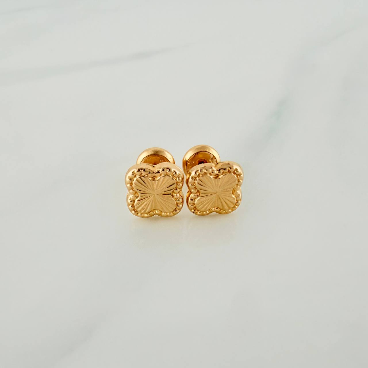Topos Trebol 0.9gr / 4mm Oro Amarillo 18K &