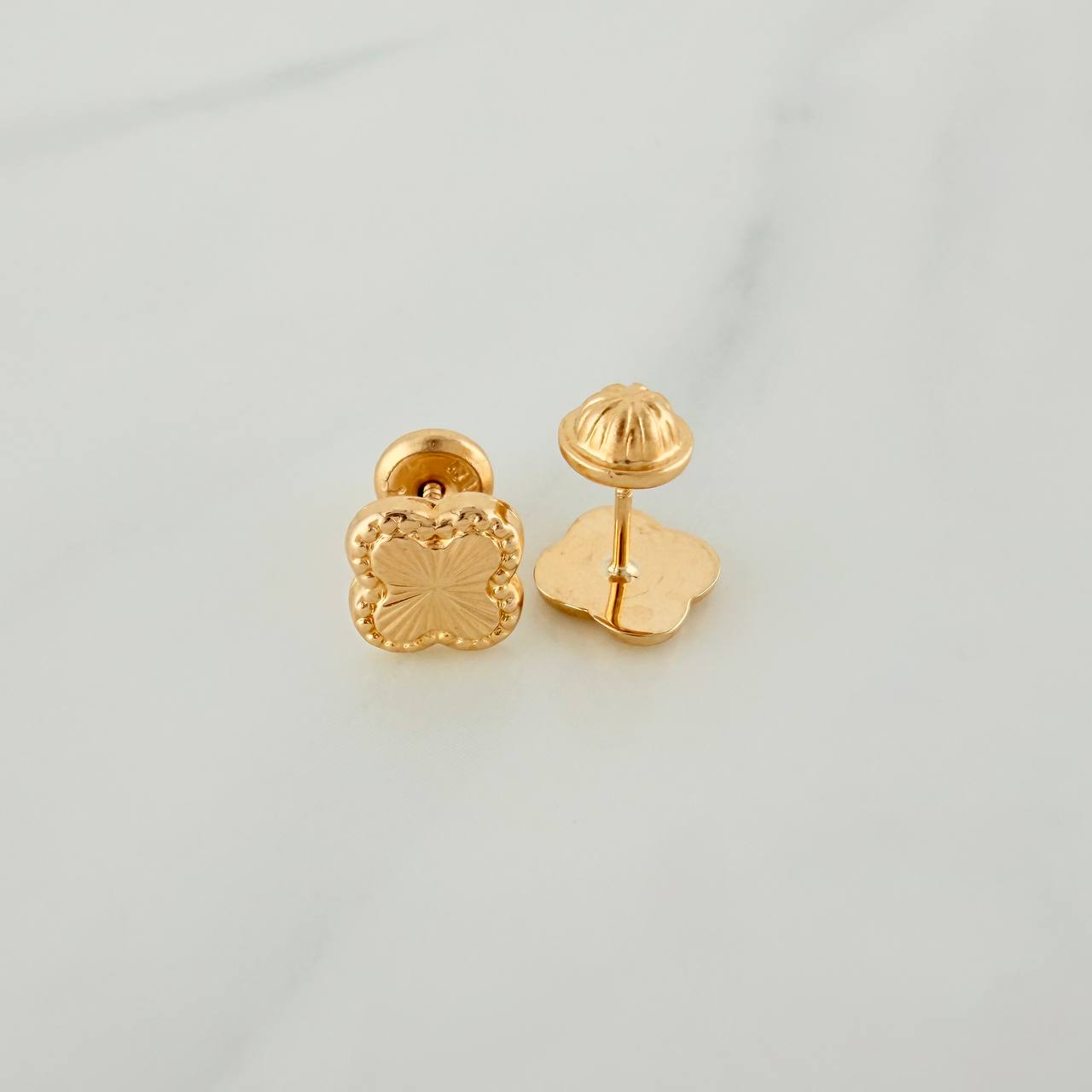 Topos Trebol 0.9gr / 4mm Oro Amarillo 18K &