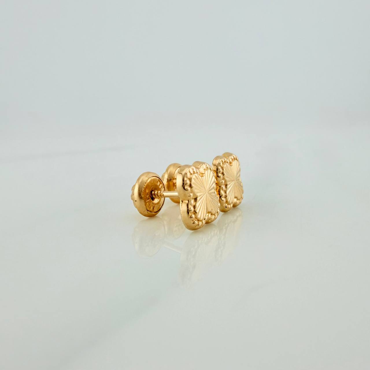 Topos Trebol 0.9gr / 4mm Oro Amarillo 18K &