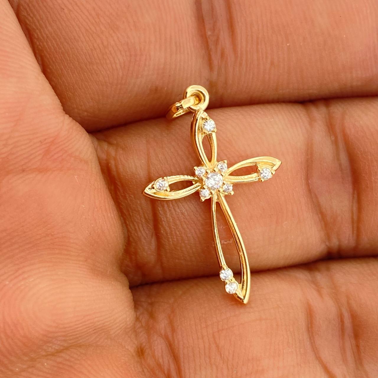 Dije Cruz Isometrica 1.5gr / 3cm / Oro Amarillo 18K %