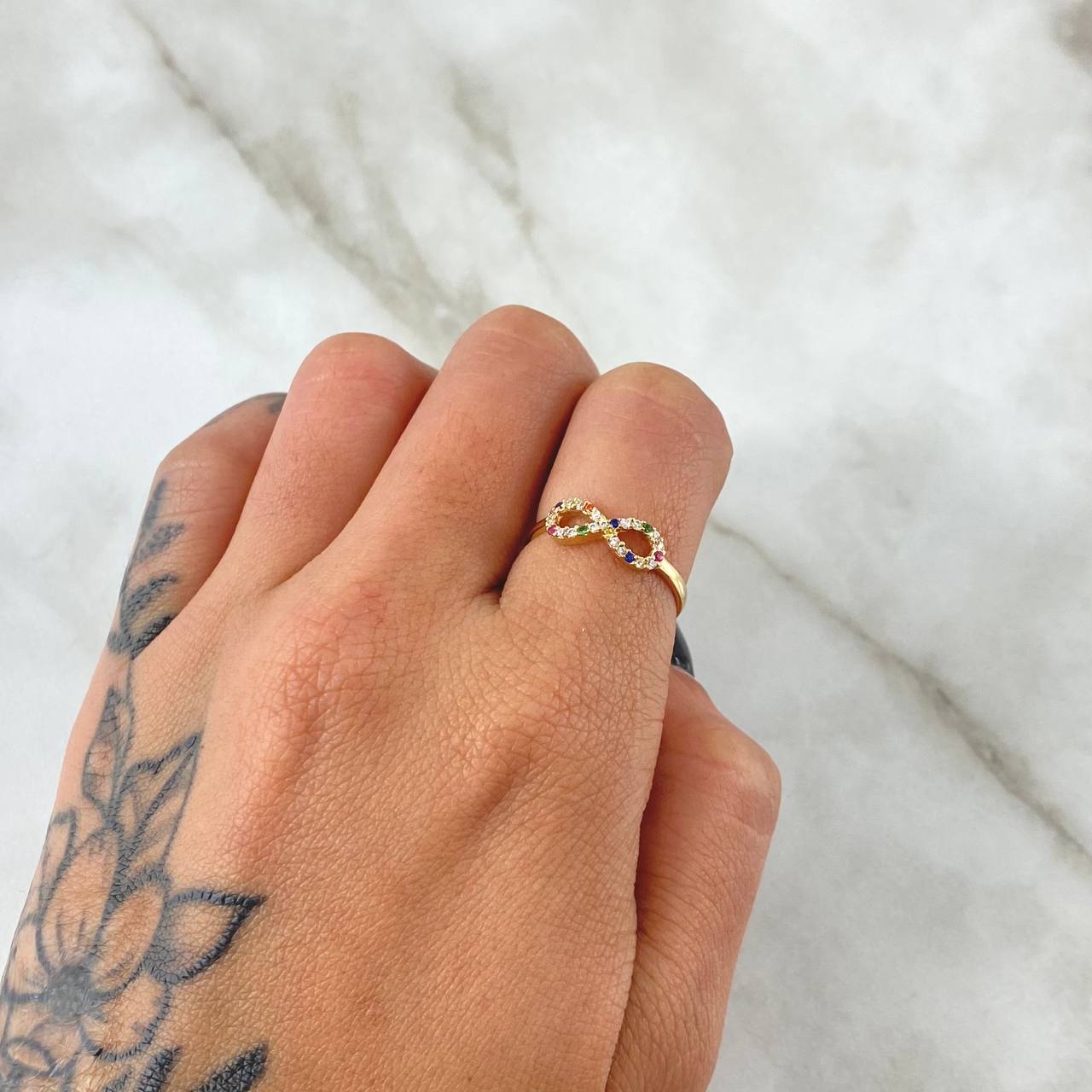 Anillo Infinito Lemniscata 1.5gr / T6 / Circones Multicolor Oro Amarillo 18K ©
