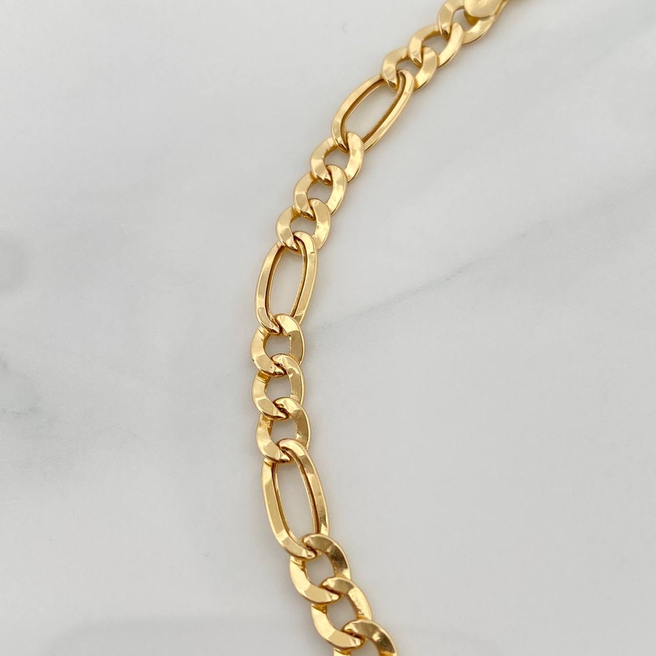 Pulso Figaro 2.6gr / 20cm / 3mm Oro Amarillo +1 18K %