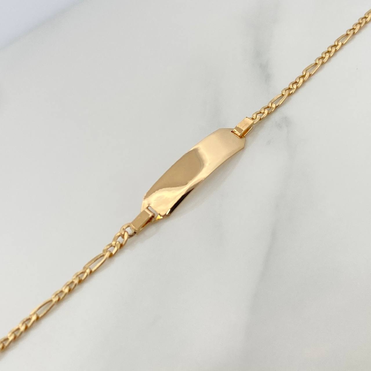 Pulso Placa Figaro 2.05gr / 15.3cm / 1.8mm Oro Amarillo +1 18K %