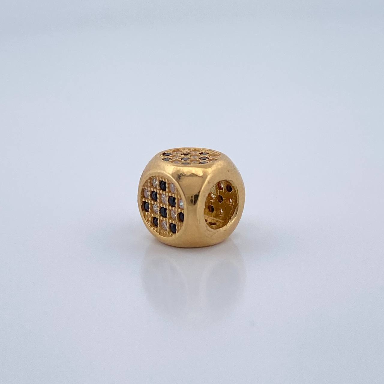 Herraje Cuadrado Dado 2.3gr / 1cm / Oro Amarillo 18K %