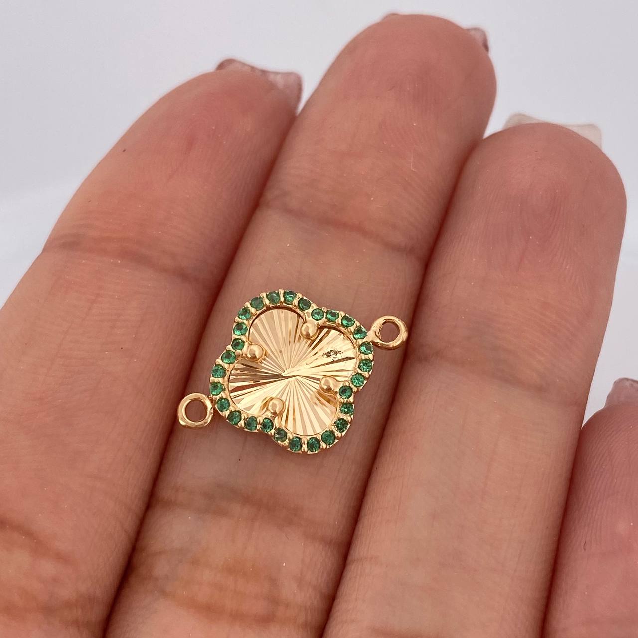 Herraje Trebol 1.15gr / 1.8cm / Oro Amarillo 18K %