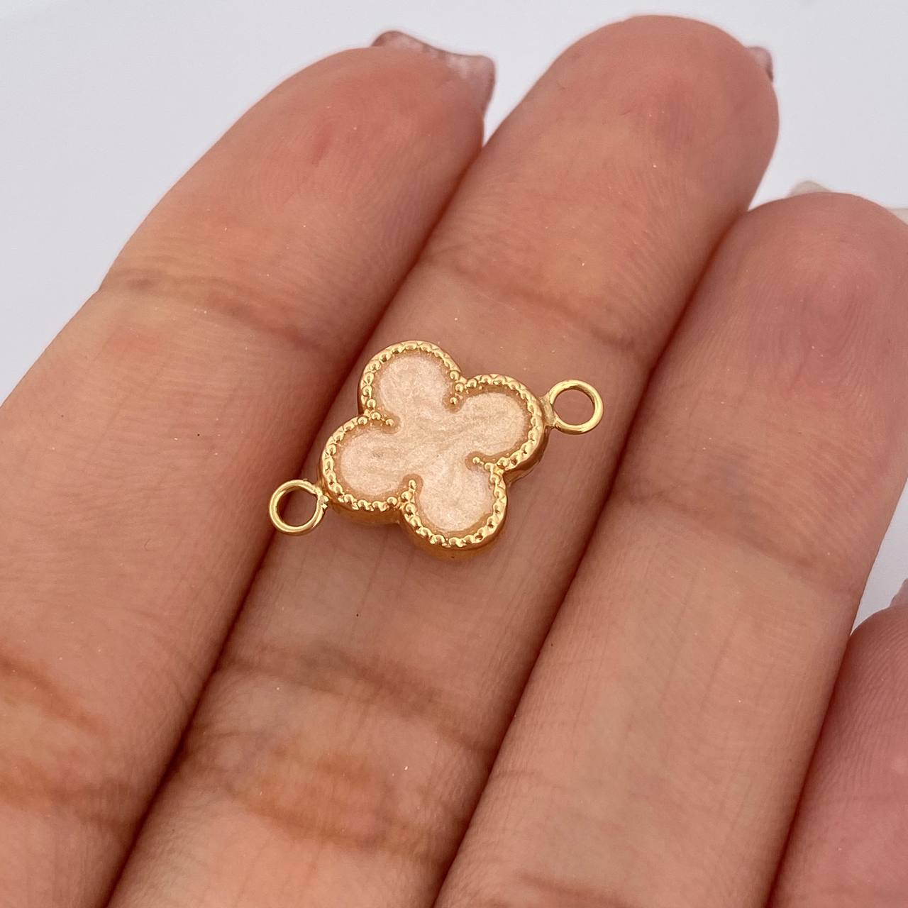 Herraje Trebol 0.9gr / 1.8cm / Oro Amarillo 18K %