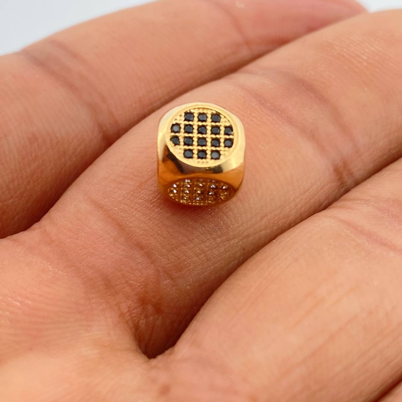 Herraje Cuadrado 2.25gr / 1cm / Oro Amarillo 18K %