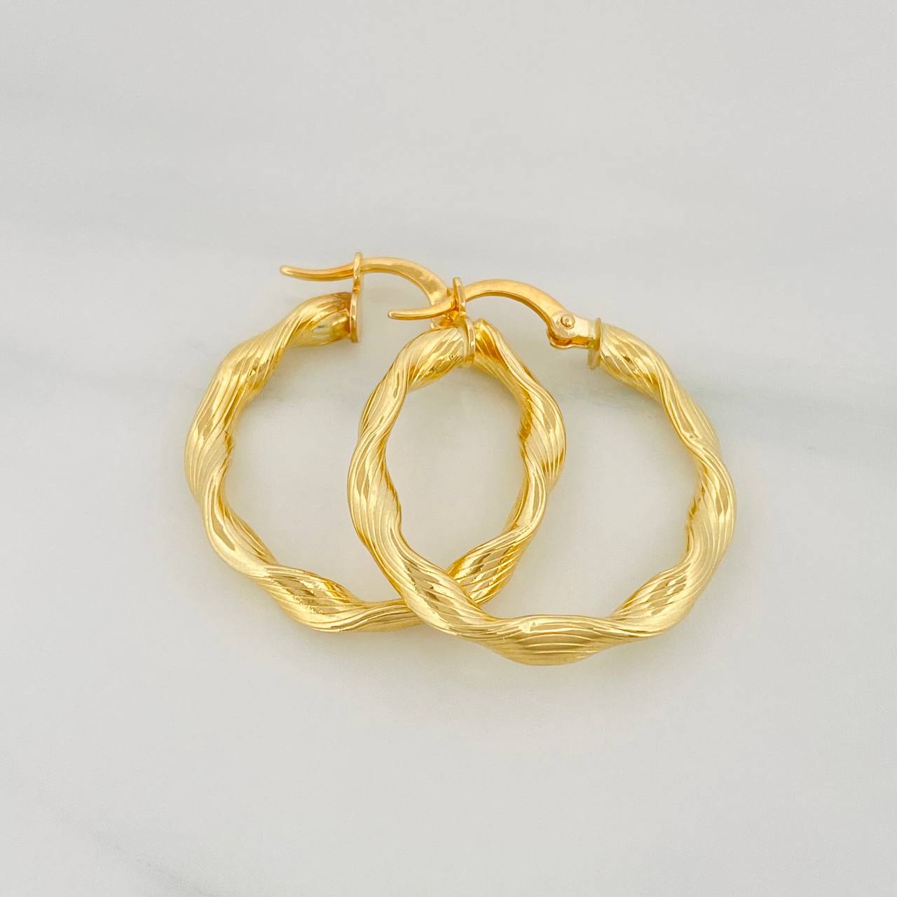 Candongas Bella 2.35 g / 2.5 cm Oro Amarillo 18K