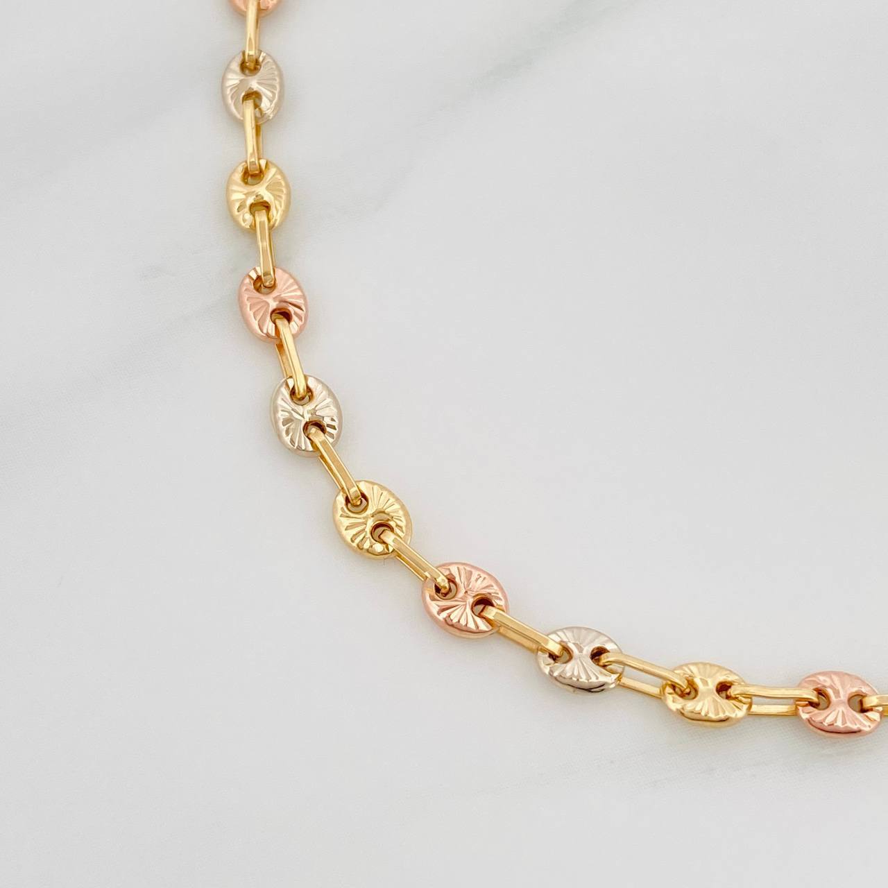 Cadena Gc 7.45 g / 46.07 cm / 2.3 mm Tres Oros 18K