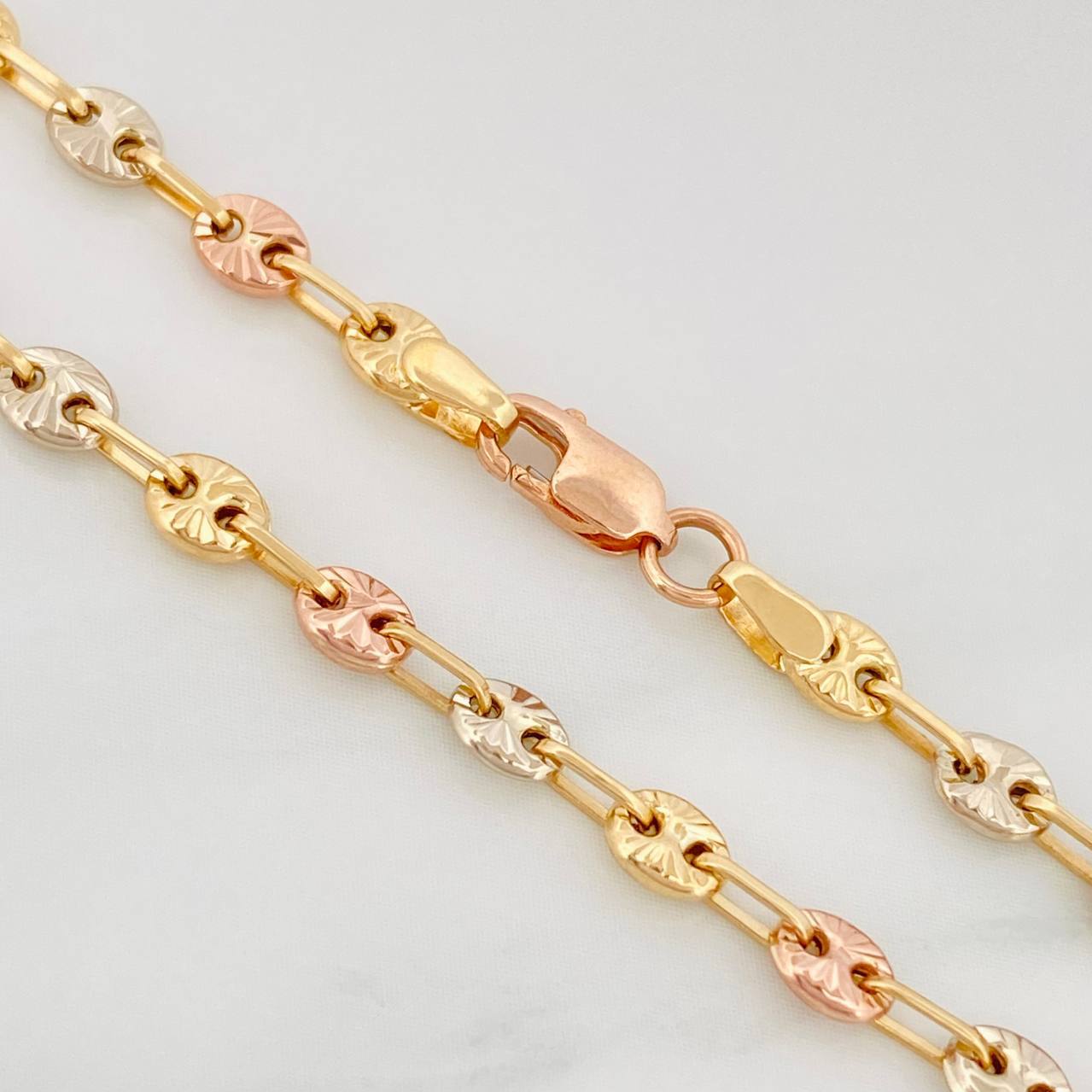 Cadena Gc 7.45 g / 46.07 cm / 2.3 mm Tres Oros 18K