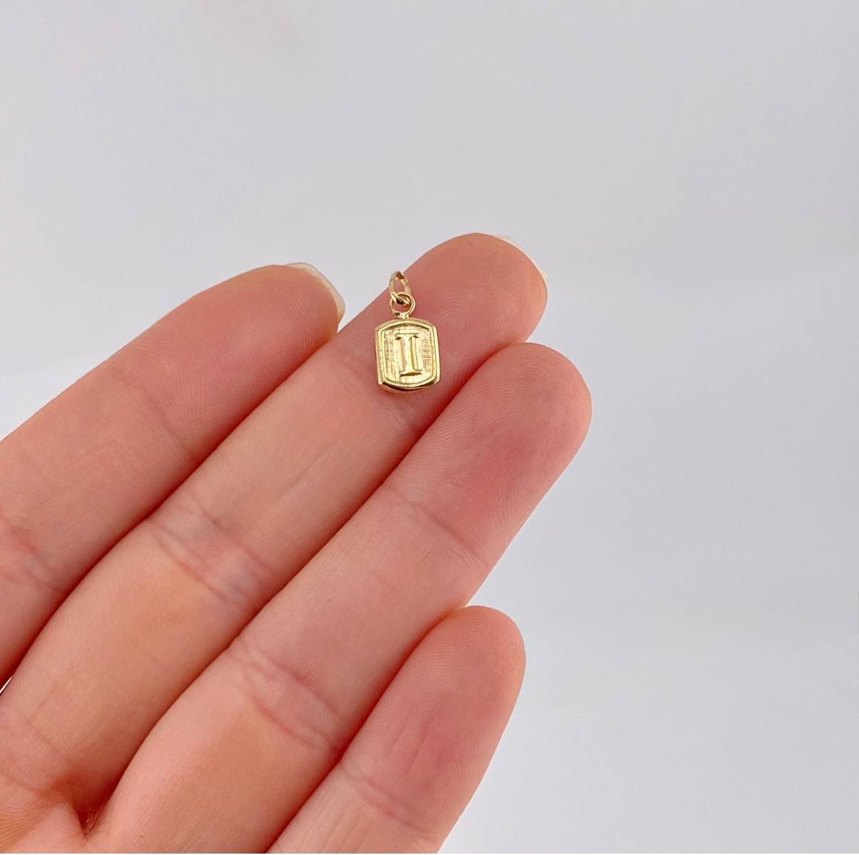 Dije Letra I 0.3g / 1.5cm Oro Amarillo 18K