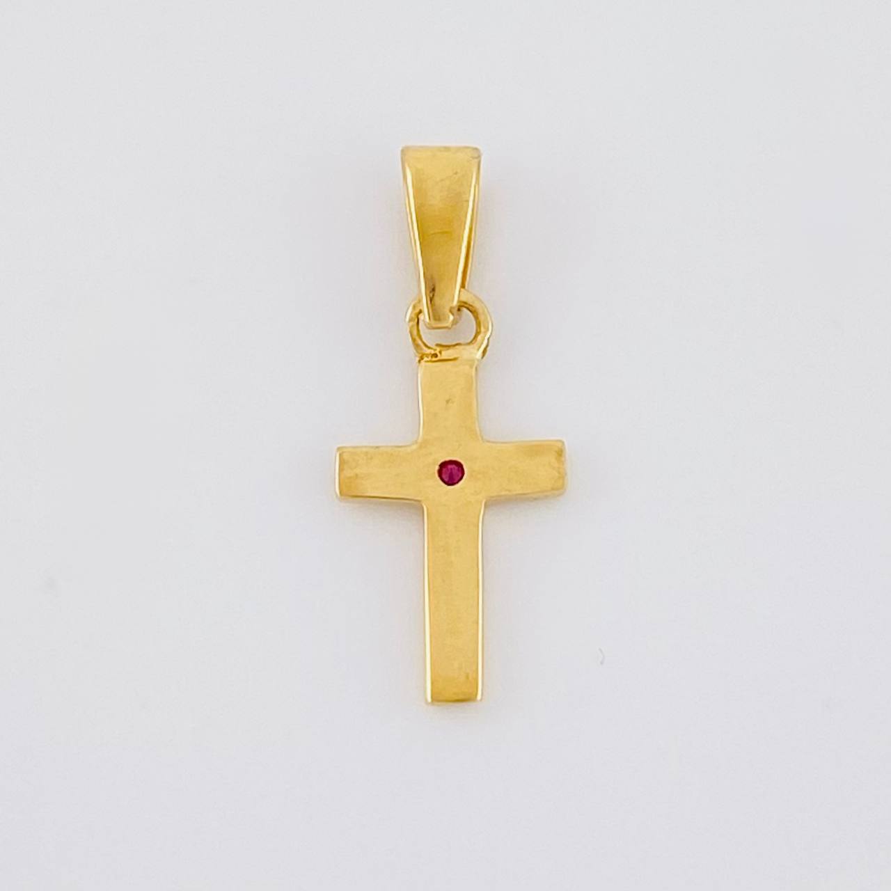 Dije Cruz Lisa Rubí 5pts 0.5g / 1.7cm Oro Amarillo 18K
