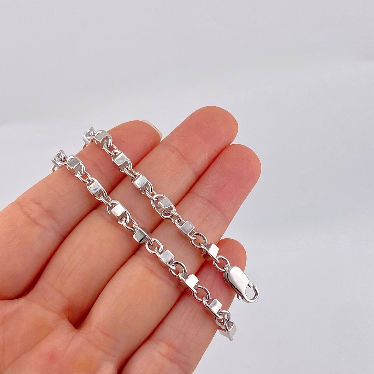 Cadena Rustica Cubica 43g / 65cm / 4.9mm Oro Blanco 18K