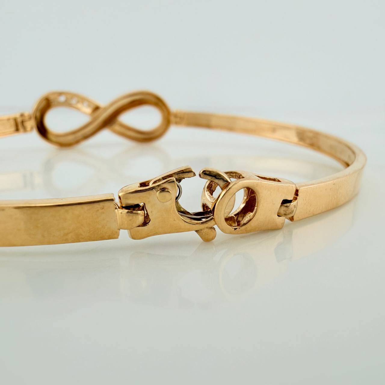 Pulso Infinito 12.95gr / 19.2cm / 4.3mm Oro Amarillo 18K