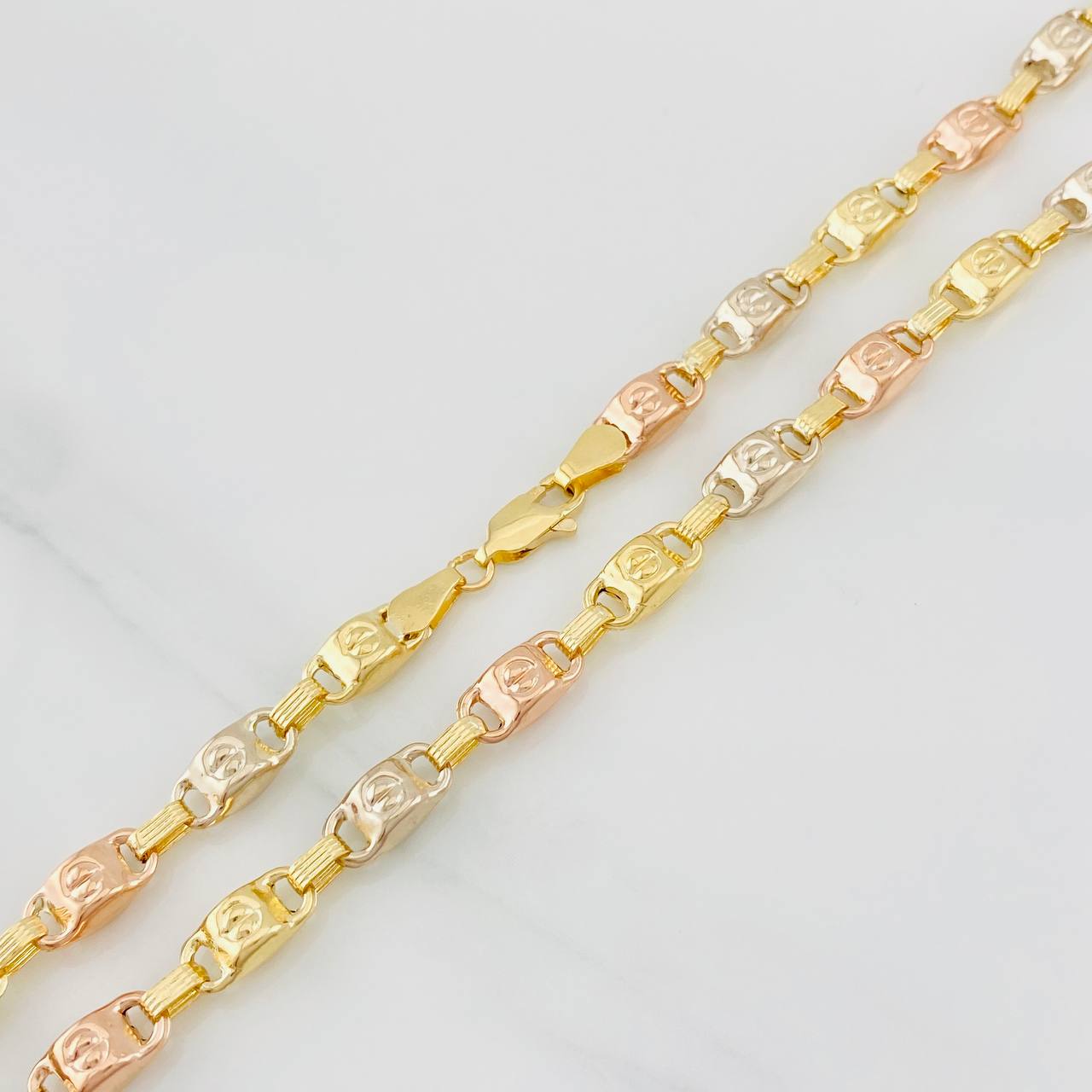 Cadena Rustica Tornillo 15.5g / 60cm / 5.21mm Tres Oros 18K