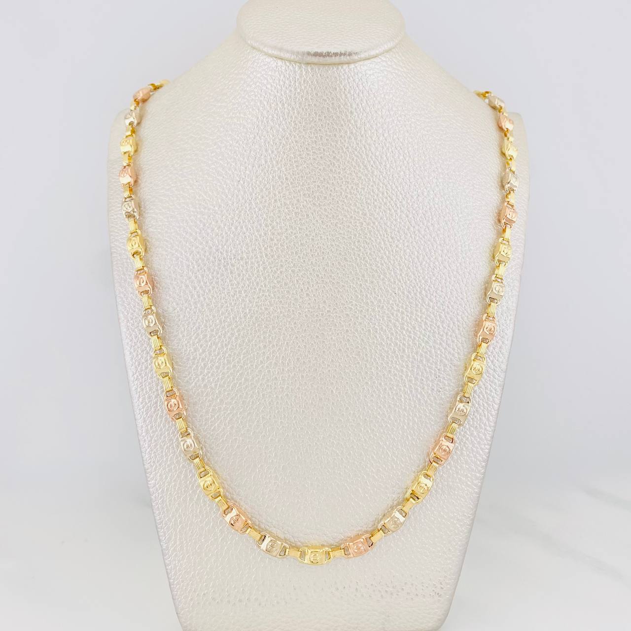 Cadena Rustica Tornillo 15.5g / 60cm / 5.21mm Tres Oros 18K