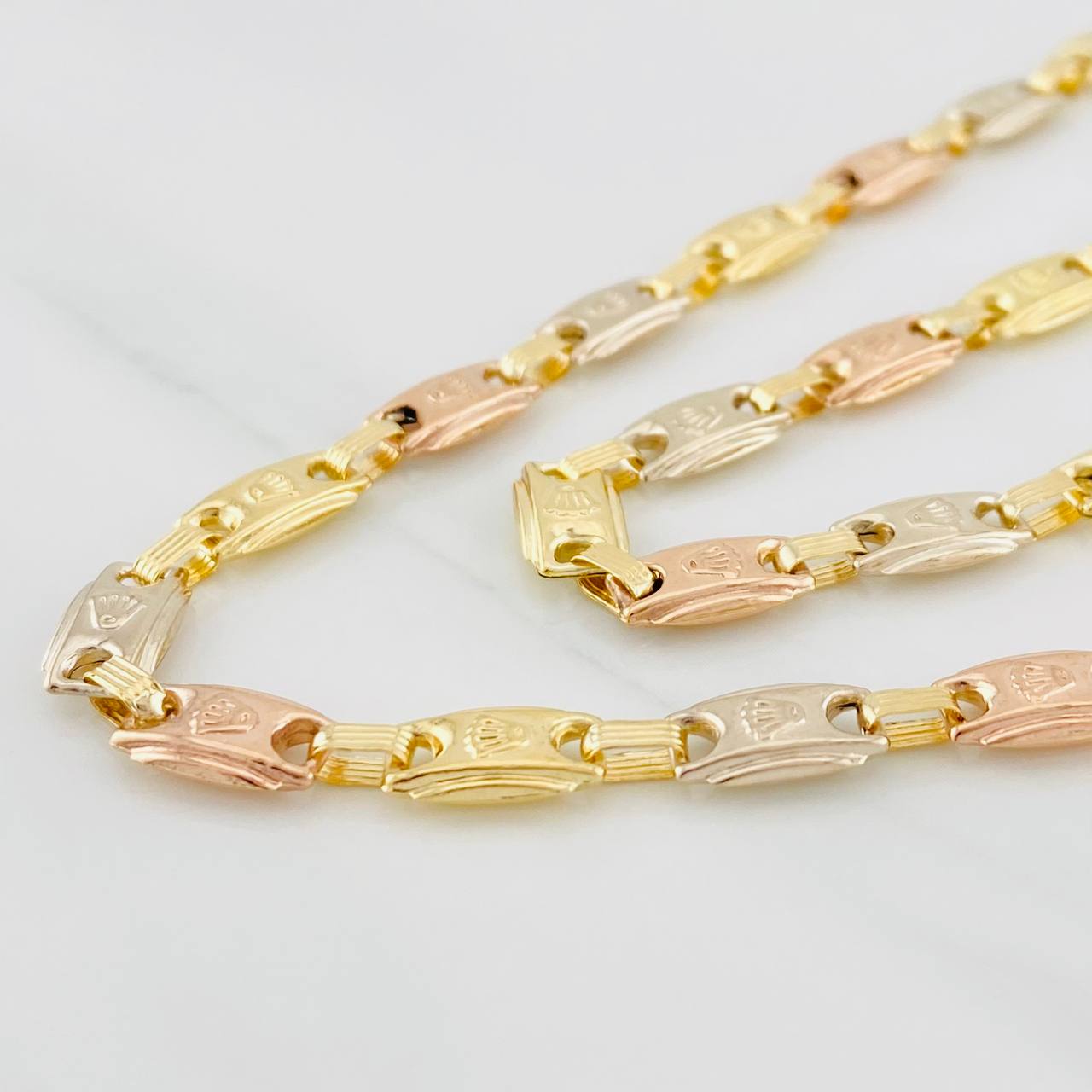 Cadena Rustica Corona 16.1g / 60cm / 5.8mm Tres Oros 18K