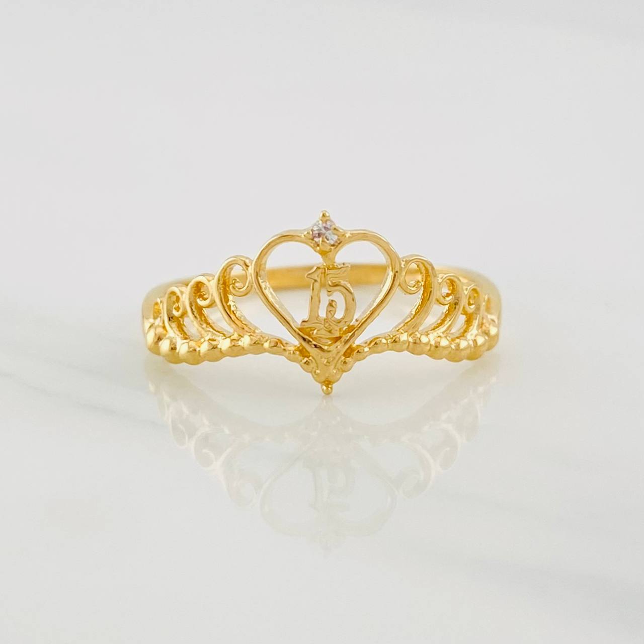 Anillo Corona Corazón 15's 1.5g / T6 3/4 Oro Amarillo 18K