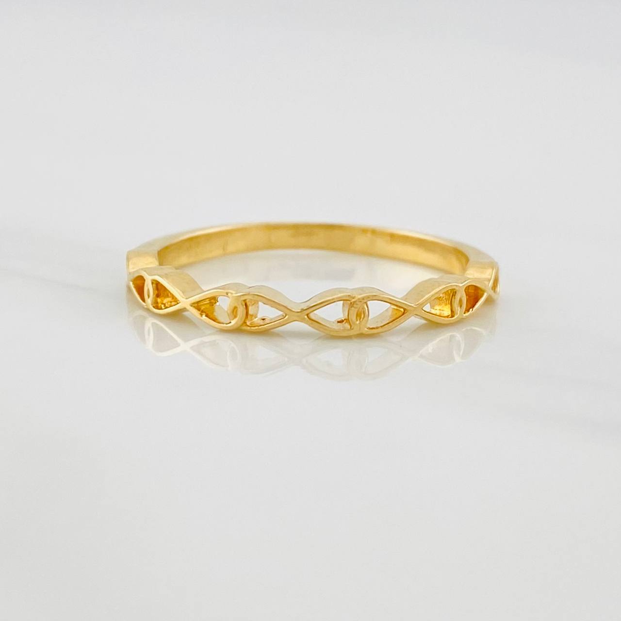 Anillo Infinitos 1.4g / T5 1/2 Oro Amarillo 18K