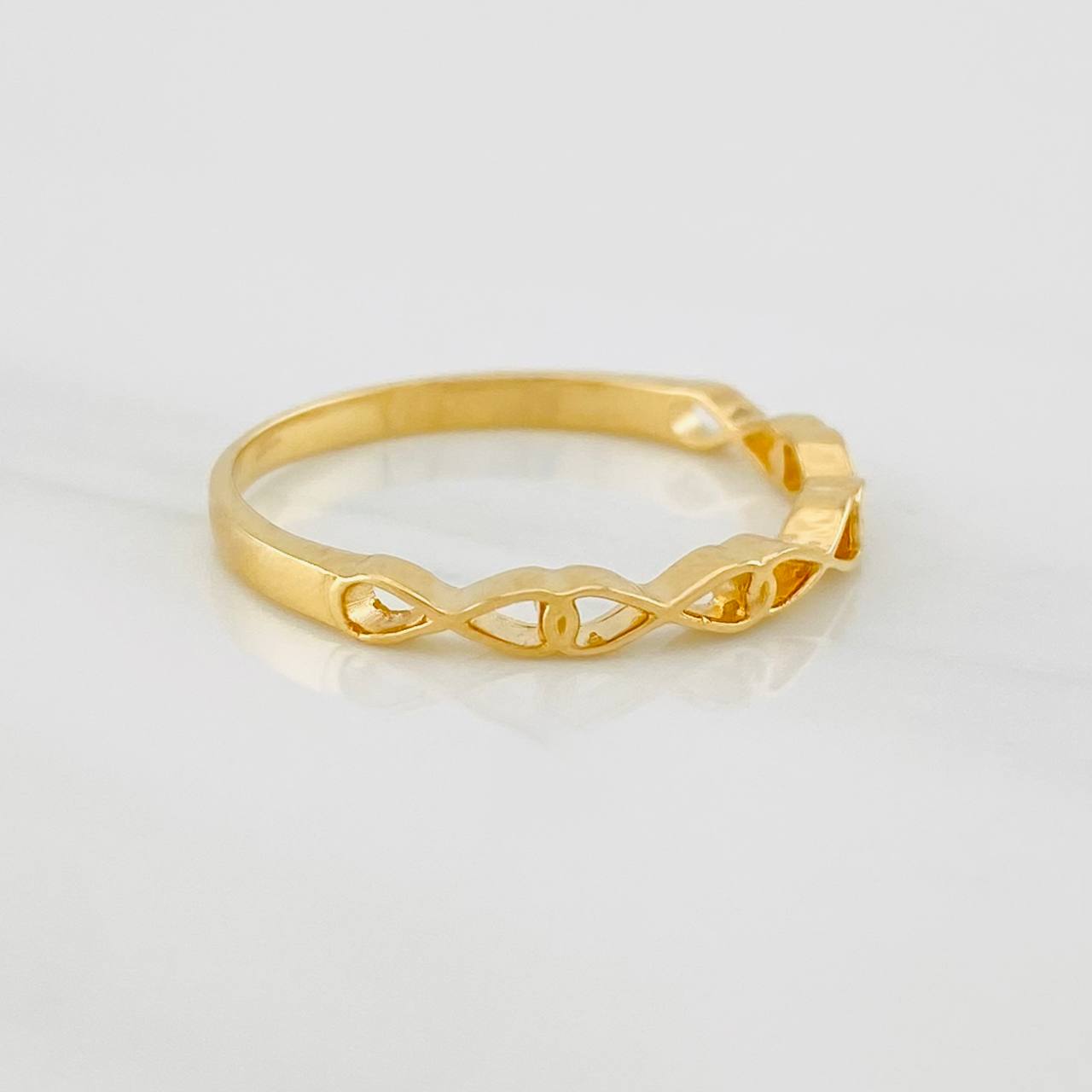 Anillo Infinitos 1.4g / T5 1/2 Oro Amarillo 18K
