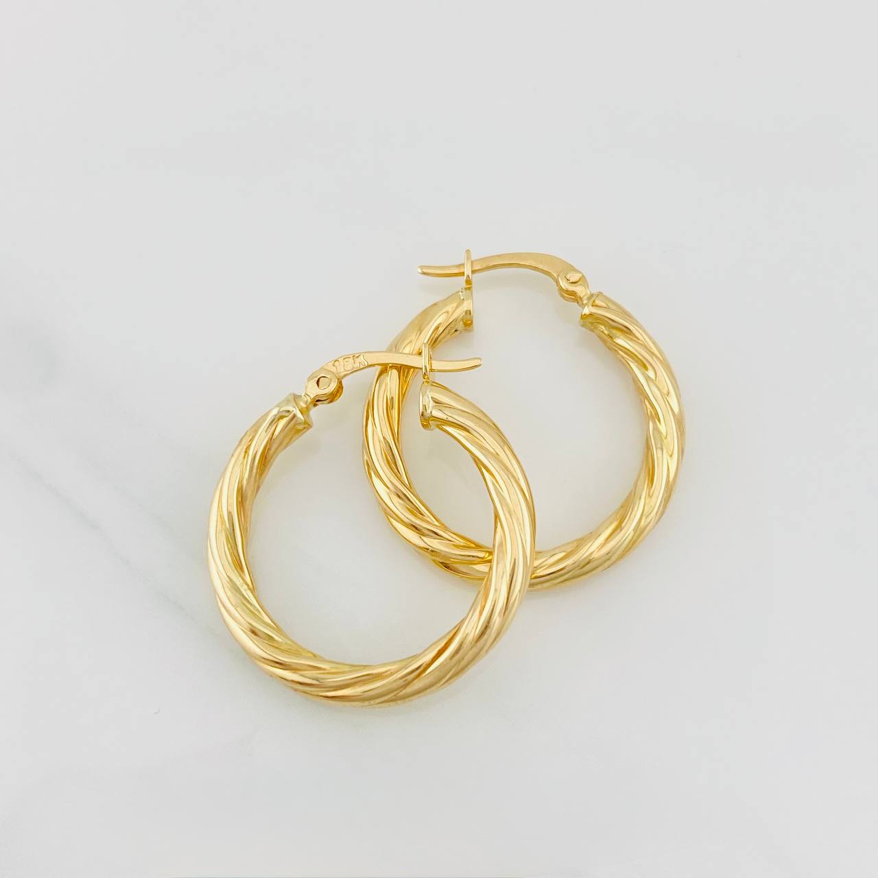 Candongas Mary 2.15g / 2.4cm Oro Amarillo 18K