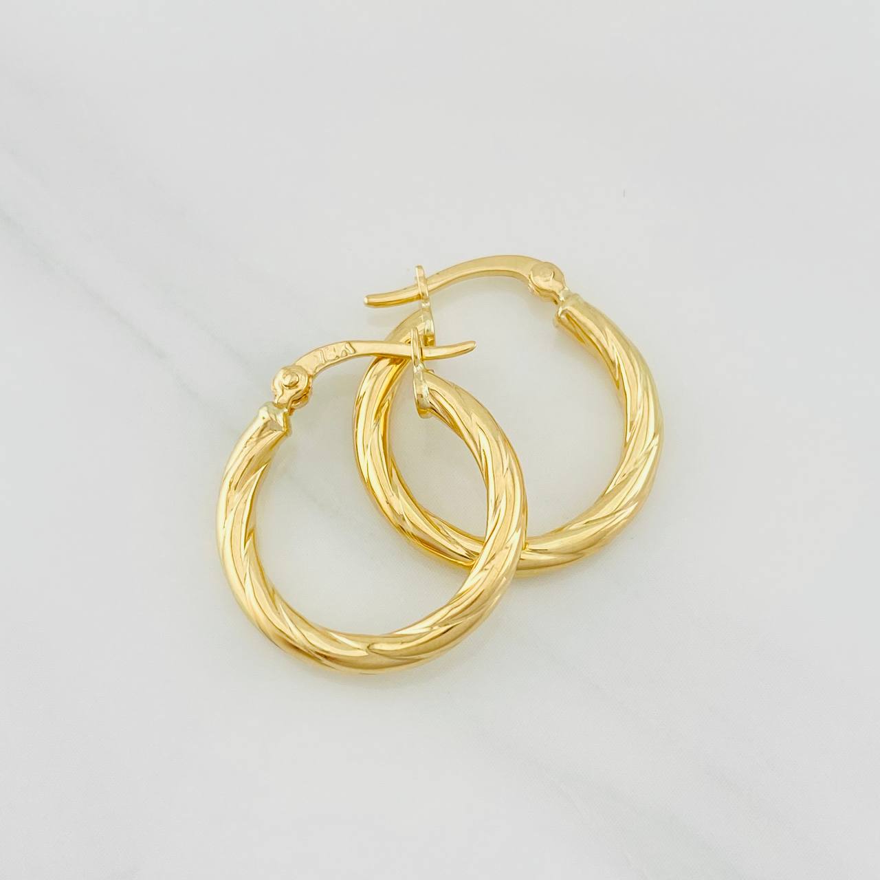 Candongas Mary 1.4g / 2cm Oro Amarillo 18K
