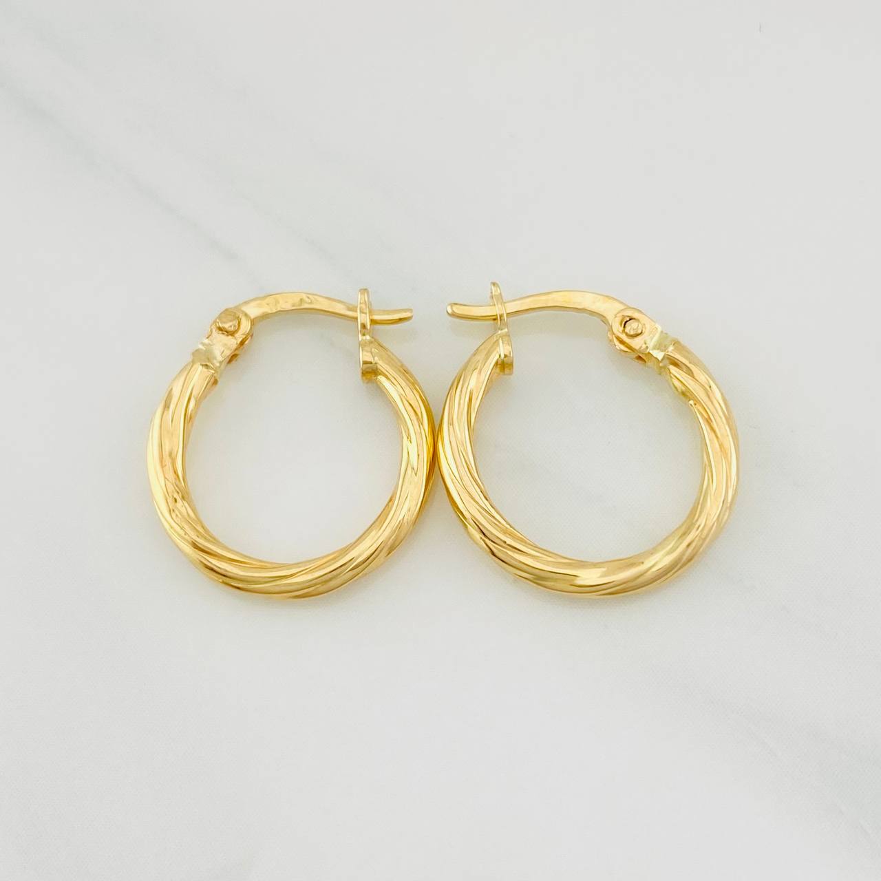 Candongas Mary 0.9g / 1.5cm Oro Amarillo 18K