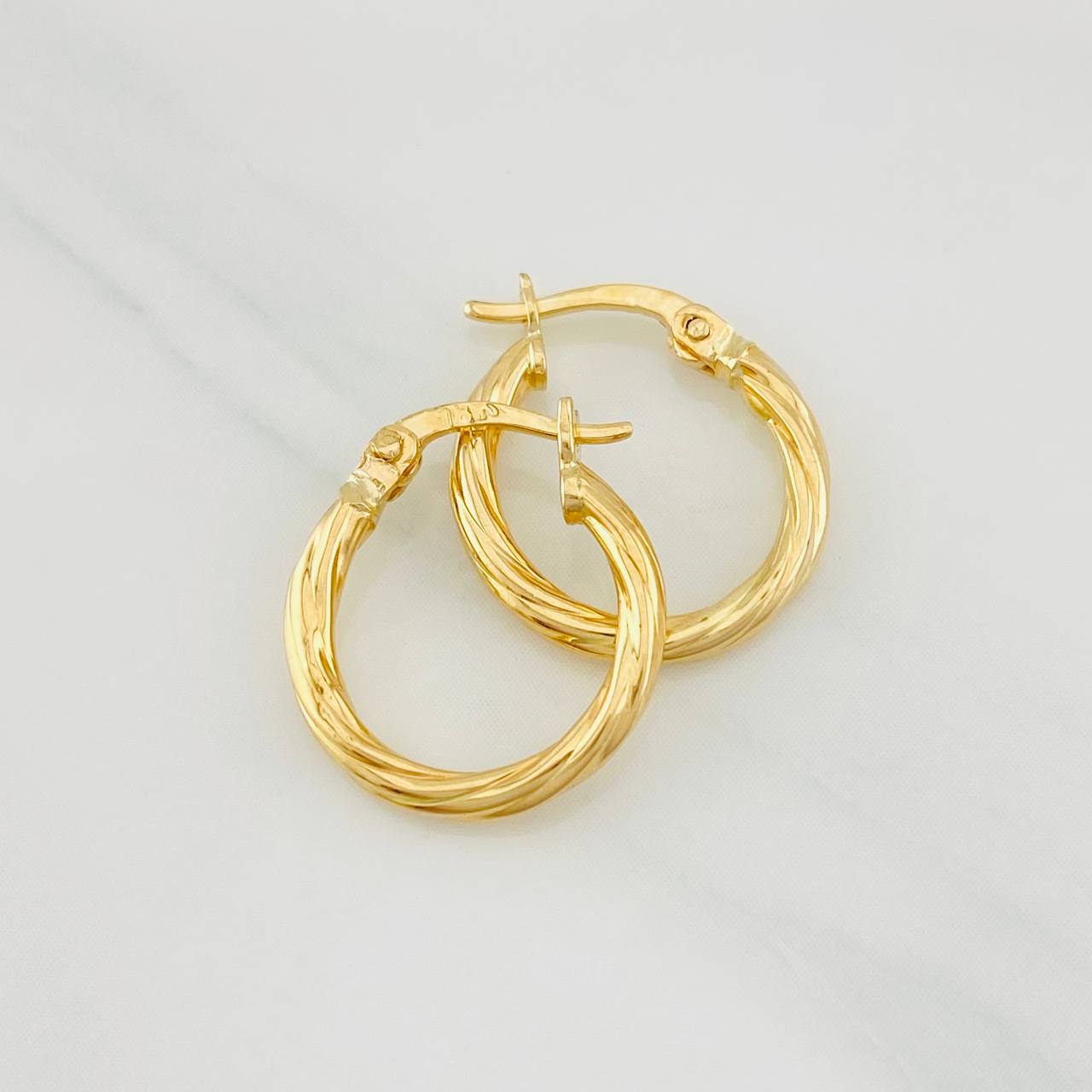 Candongas Mary 0.9g / 1.5cm Oro Amarillo 18K