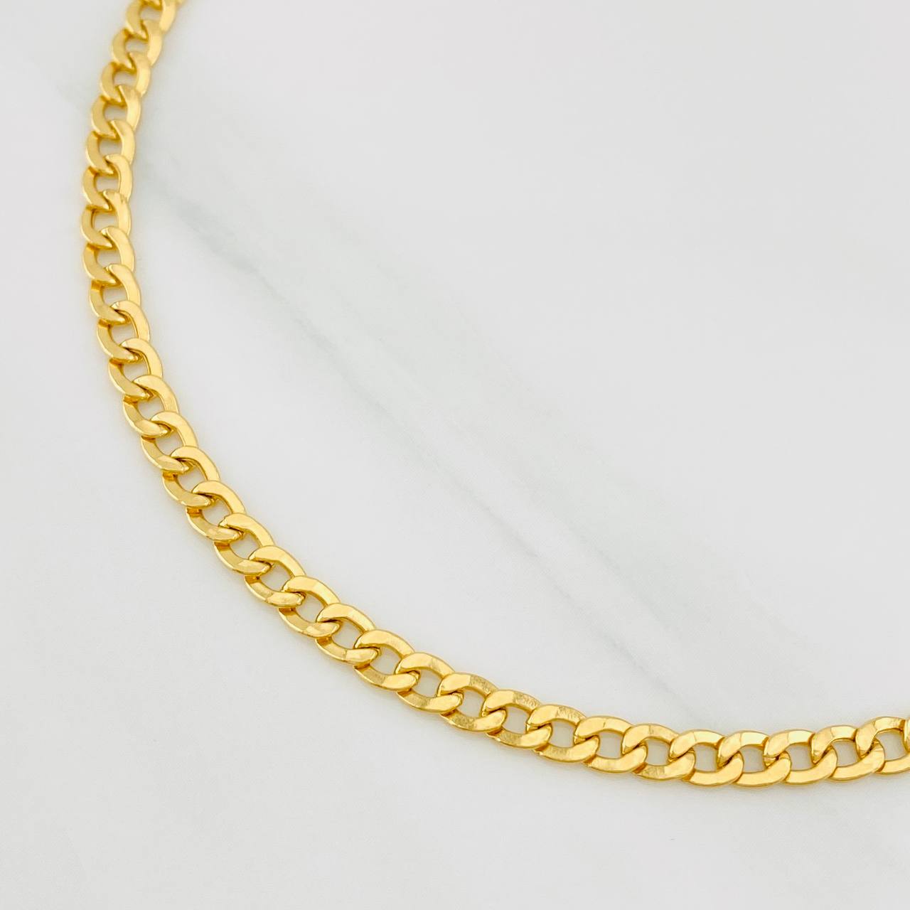 Cadena Cubana 5.85g / 70cm / 4.3mm Oro Amarillo 18K