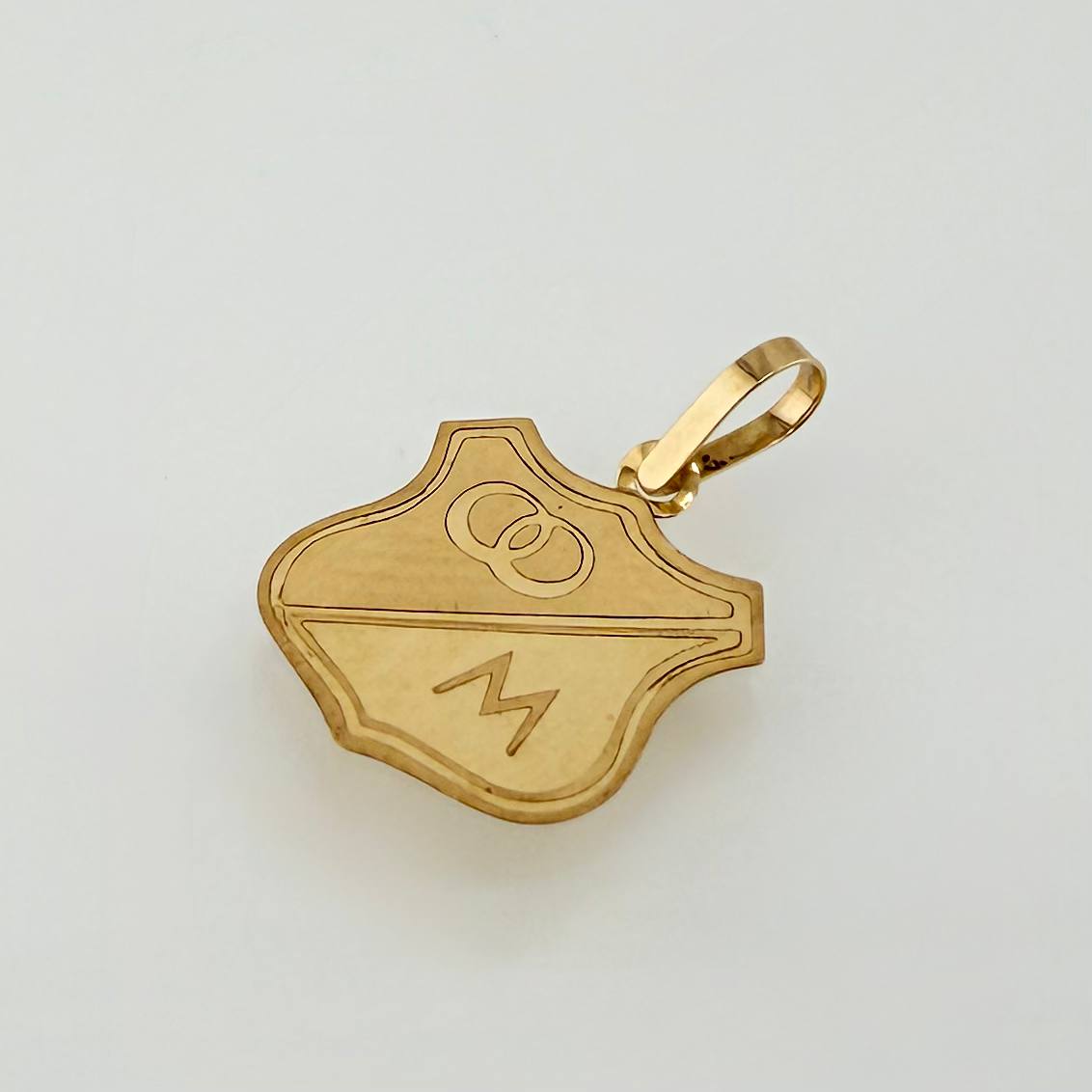 Dije Escudo Deportivo Millonarios  1.1gr / 2.8cm / Oro Amarillo 18K ©