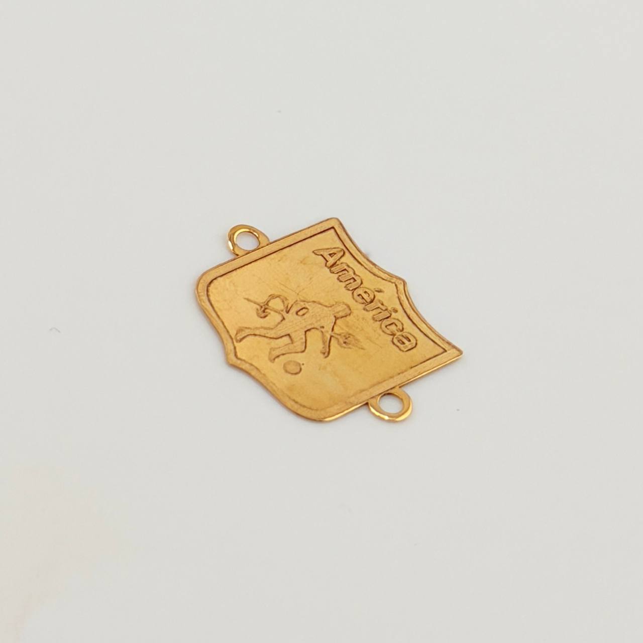 Herraje Escudo Deportivo America 0.6gr / 2.7cm / Oro Amarillo 18K ©