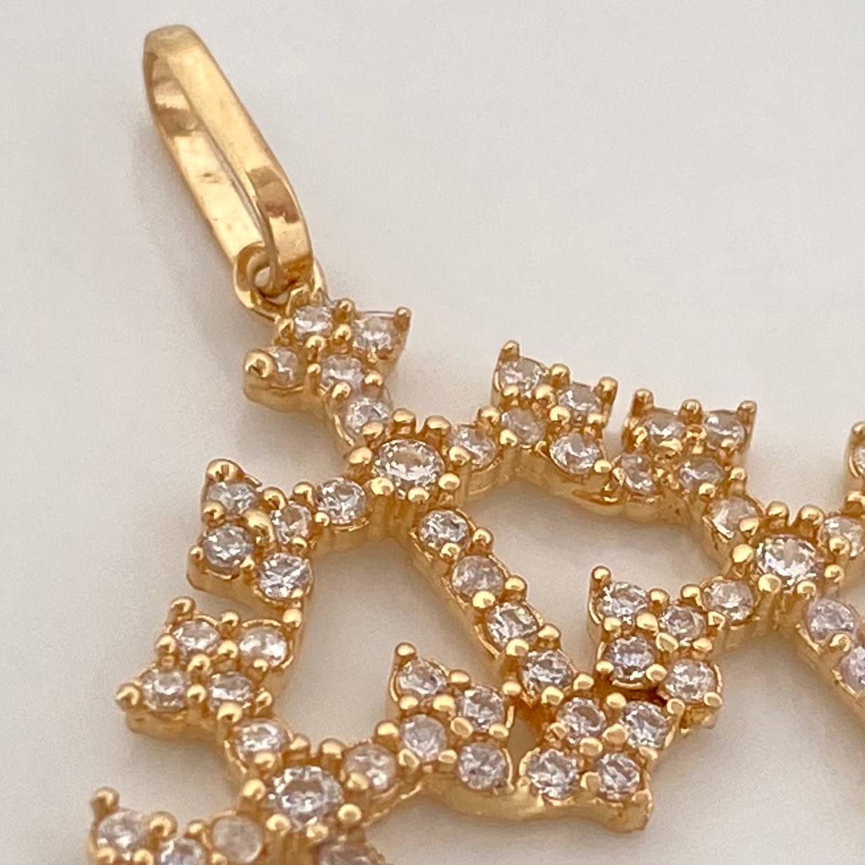 Dije Tres Cruces 1.5gr / 2.5cm / Oro Amarillo 18K %