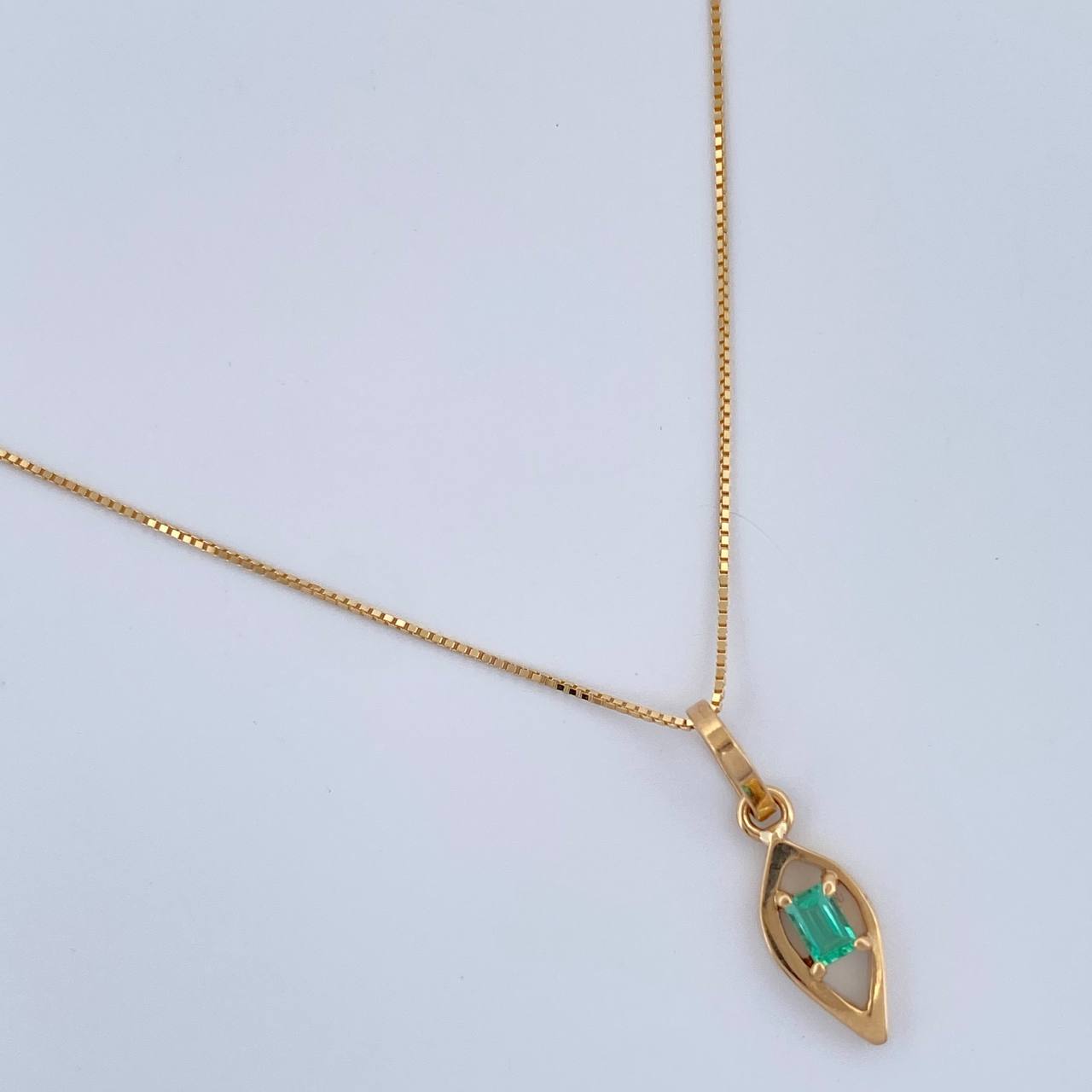 Set Cadena y Dije Veneciana + Dije Hojas Esmeralda 1.3gr / 40cm / 0.4mm Oro Amarillo 18K (joya) %