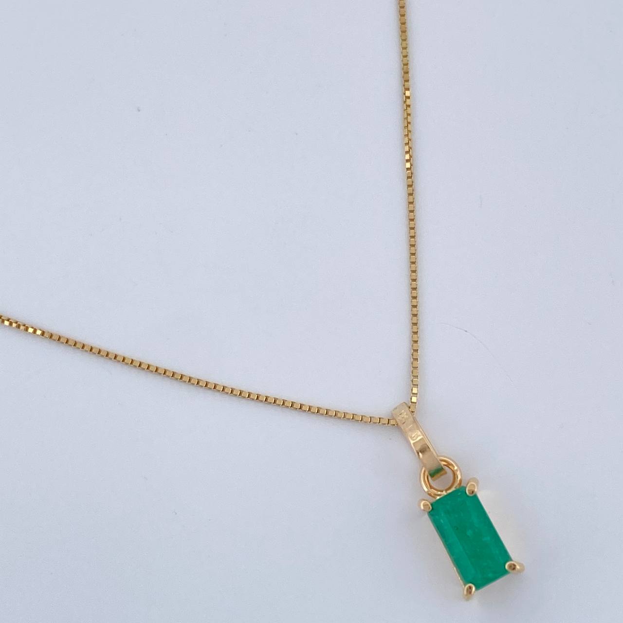 Set Cadena y Dije Veneciana + Dije Rectangular Esmeralda 1.2gr / 40cm / 0.4mm Oro Amarillo 18K  (joya) %