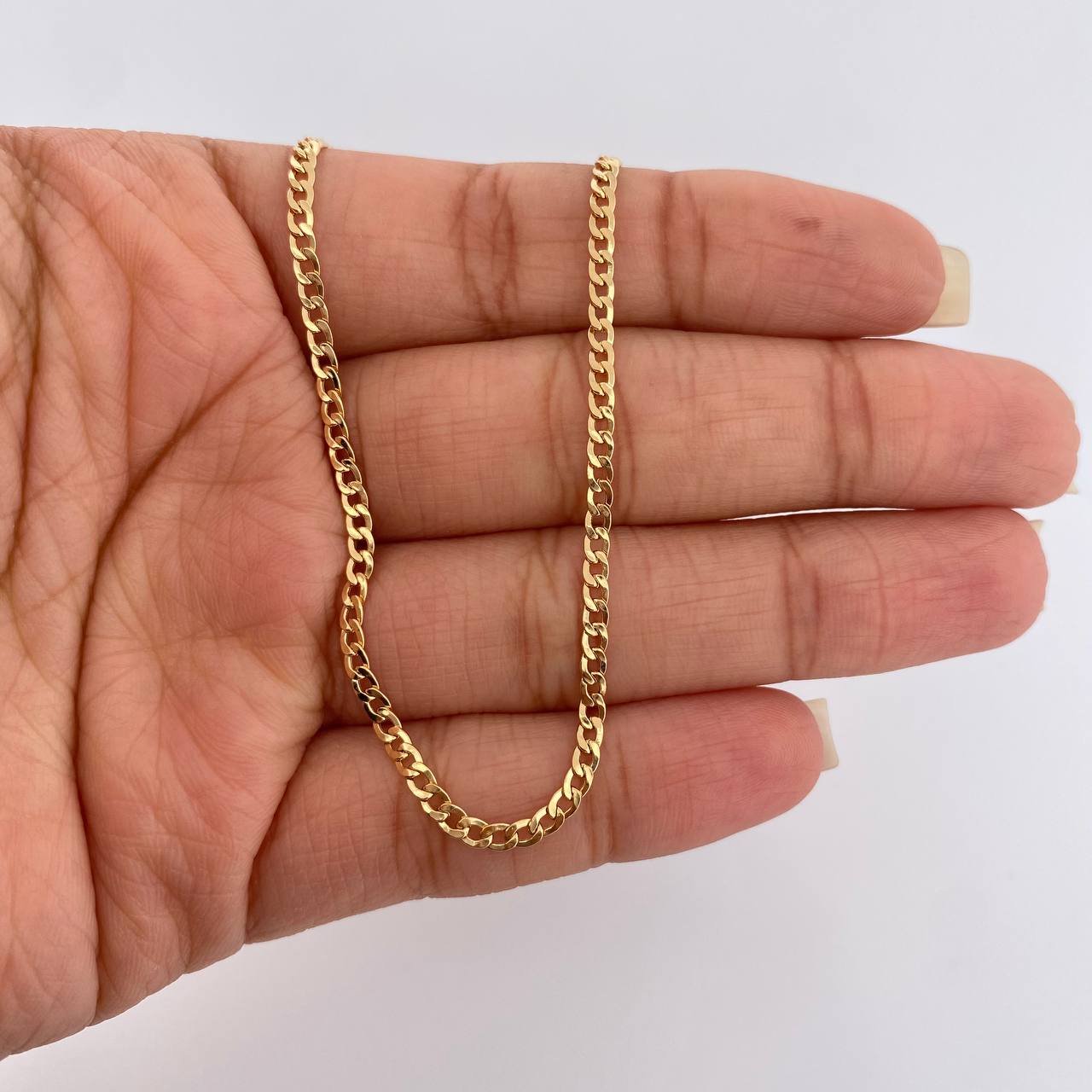 Cadena Cubana 4.75gr / 71cm / 2.33mm Oro Amarillo +1 18K %