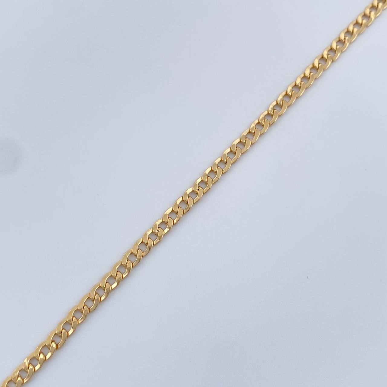 Pulso Cubano 1.55gr / 19cm / 2.3mm Oro Amarillo +1 18K $