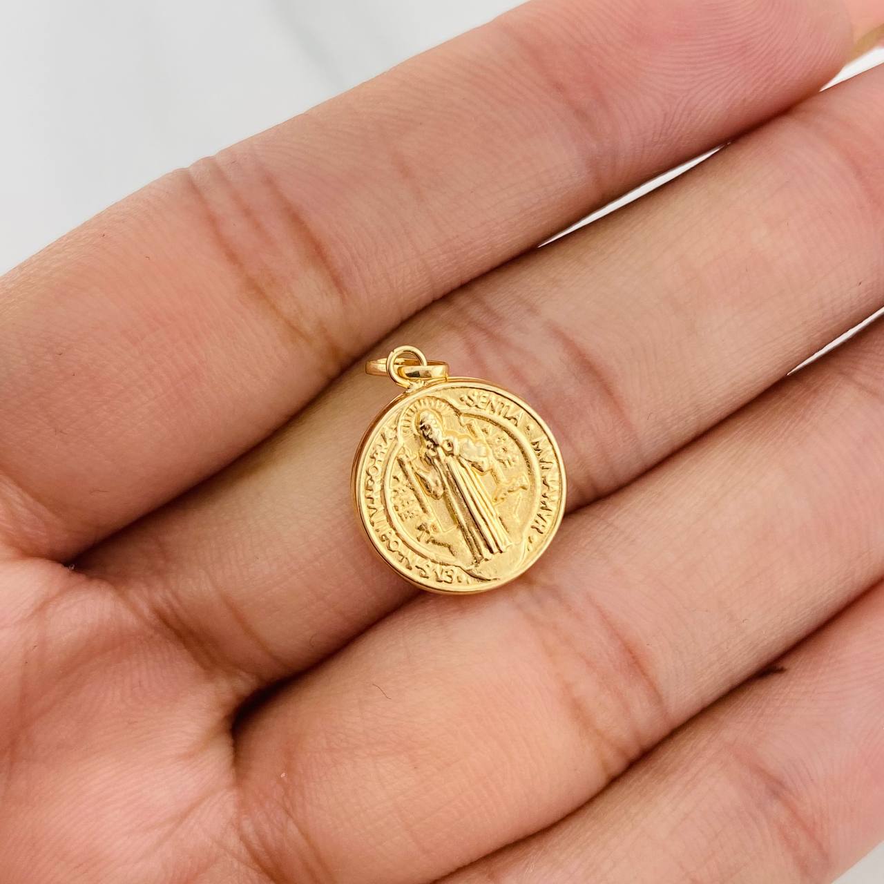 Dije San Benito 0.8g / 2cm Oro Amarillo 18K