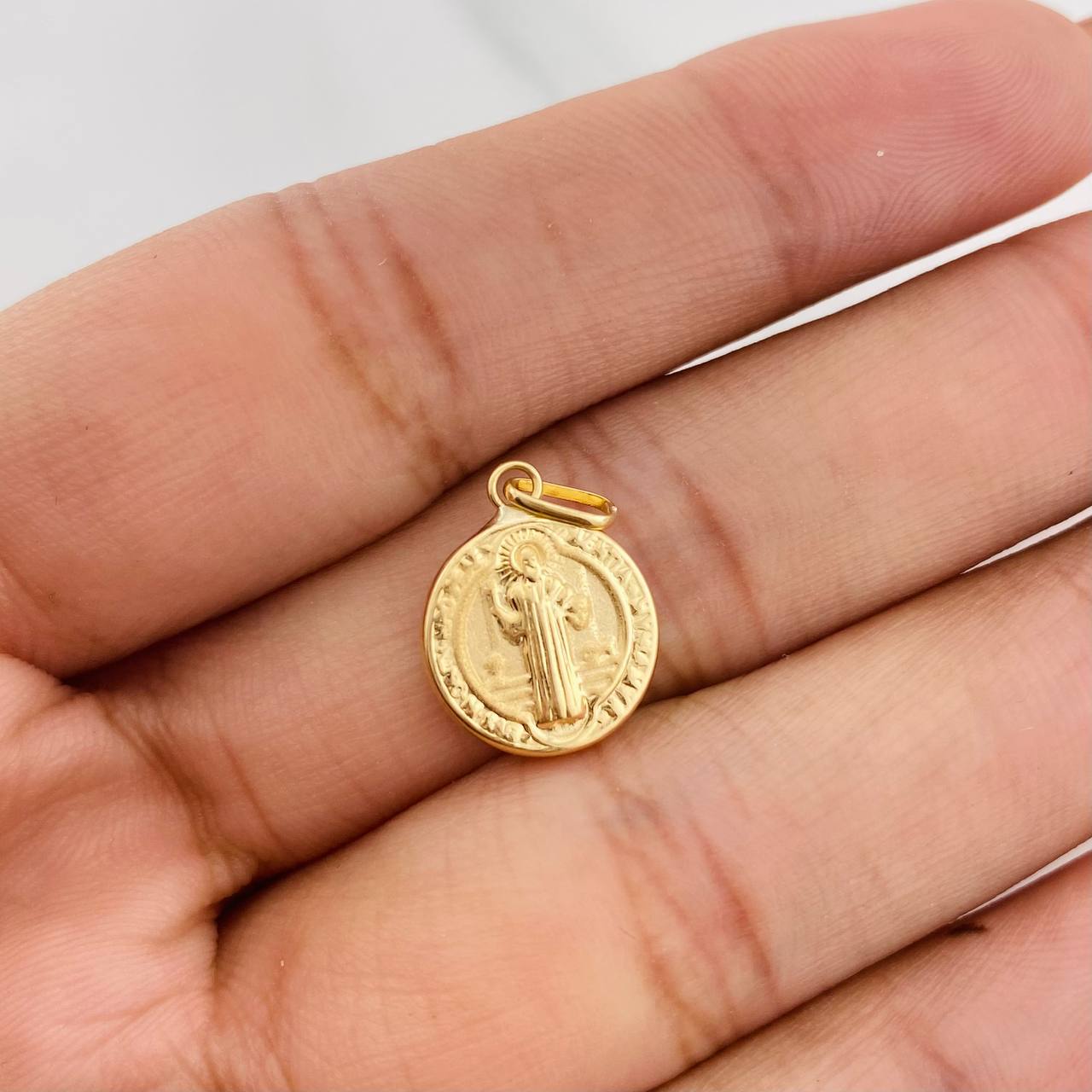 Dije San Benito 0.85g / 2cm Oro Amarillo 18K