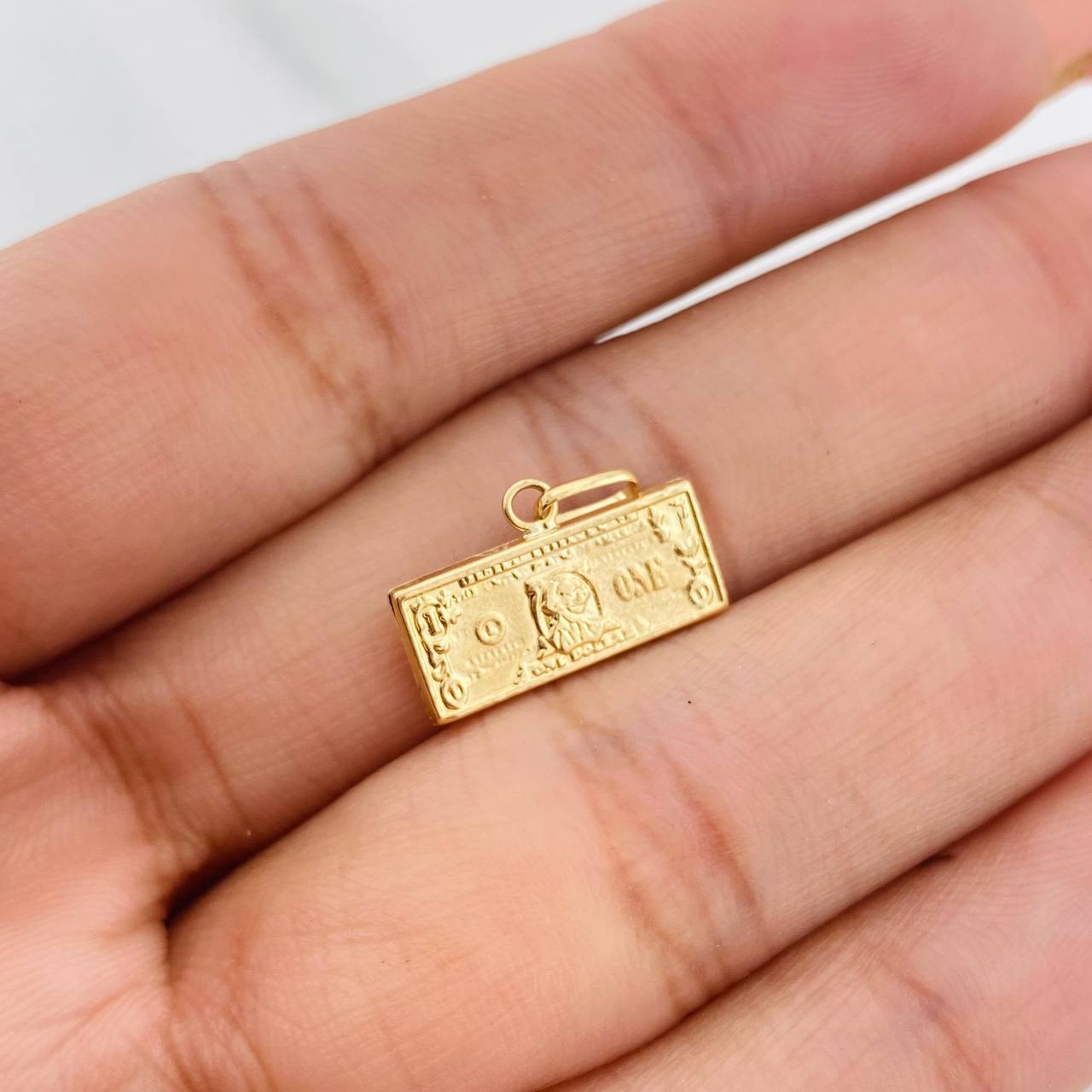 Dije One Dolar 0.65g / 1.05cm Oro Amarillo 18K