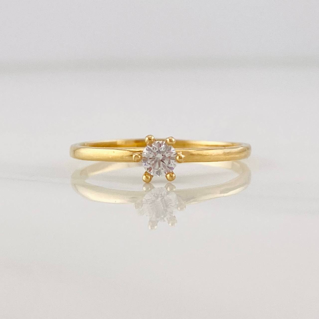 Anillo Solitario 1.5g / T7 3/4 Oro Amarillo 18K